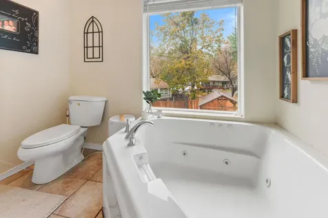 1448 NE Jennifer Way Grants Pass OR 97526
