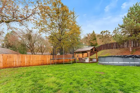 1448 NE Jennifer Way Grants Pass OR 97526