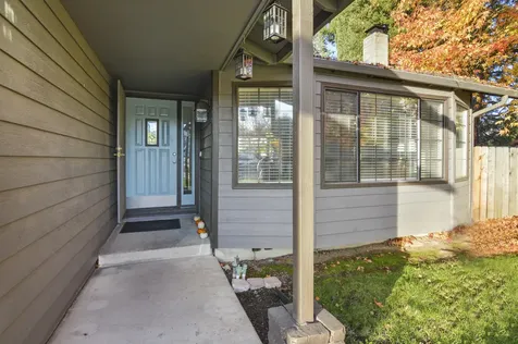 2327 Derry Court Medford OR 97504