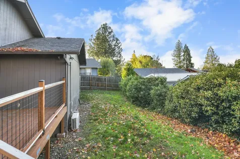 2327 Derry Court Medford OR 97504