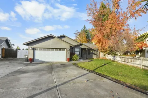 2327 Derry Court Medford OR 97504