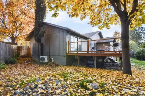 2327 Derry Court Medford OR 97504