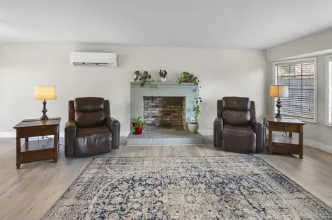 2327 Derry Court Medford OR 97504