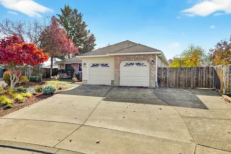 465 Creekside Circle Central Point OR 97502
