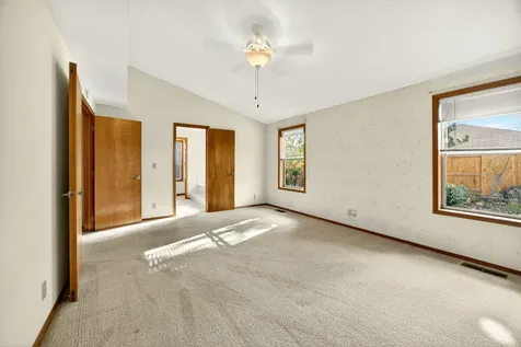 465 Creekside Circle Central Point OR 97502