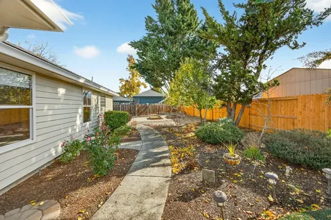 465 Creekside Circle Central Point OR 97502