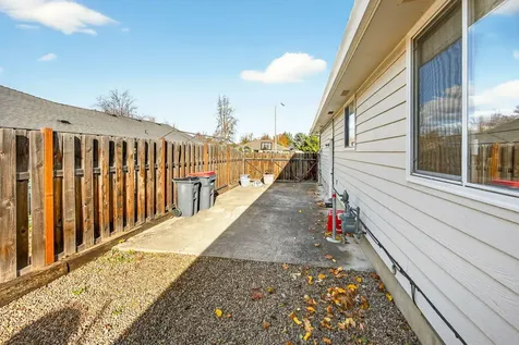 465 Creekside Circle Central Point OR 97502