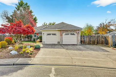 465 Creekside Circle Central Point OR 97502