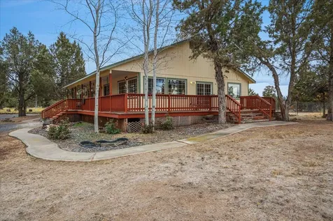 3855 NW Montgomery Avenue Redmond OR 97756