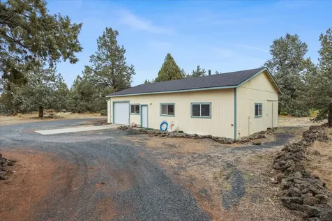 3855 NW Montgomery Avenue Redmond OR 97756