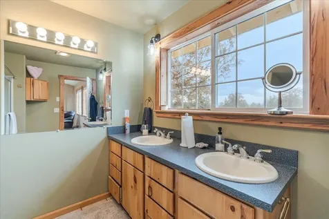 3855 NW Montgomery Avenue Redmond OR 97756