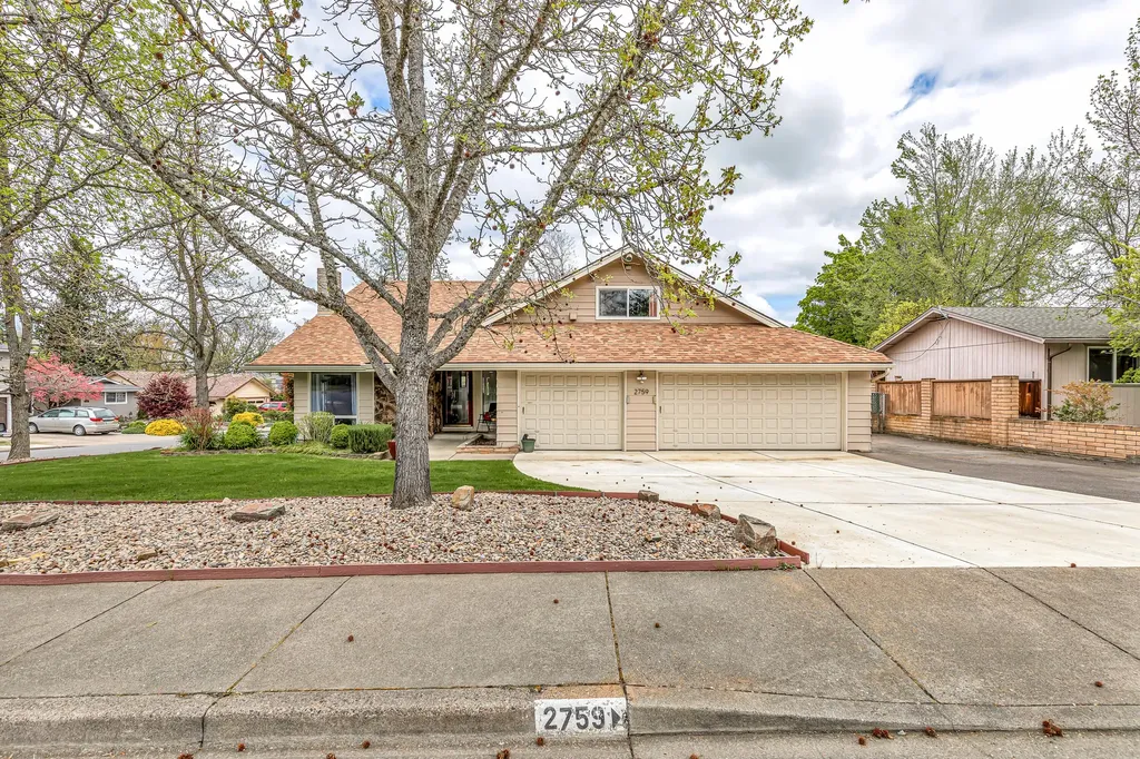 2759 Pennington Drive Medford OR 97504
