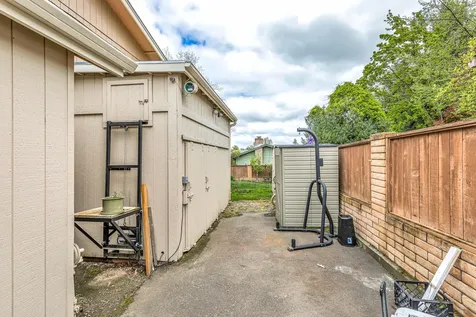 2759 Pennington Drive Medford OR 97504