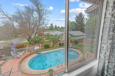 2759 Pennington Drive Medford OR 97504