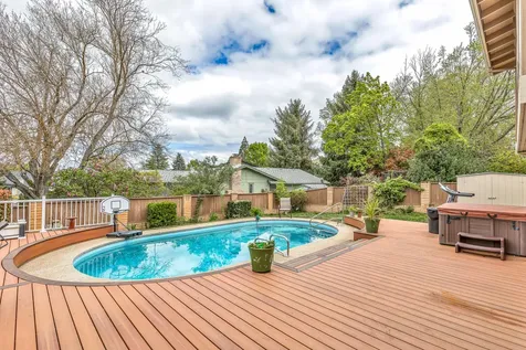 2759 Pennington Drive Medford OR 97504