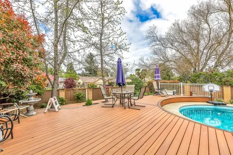 2759 Pennington Drive Medford OR 97504