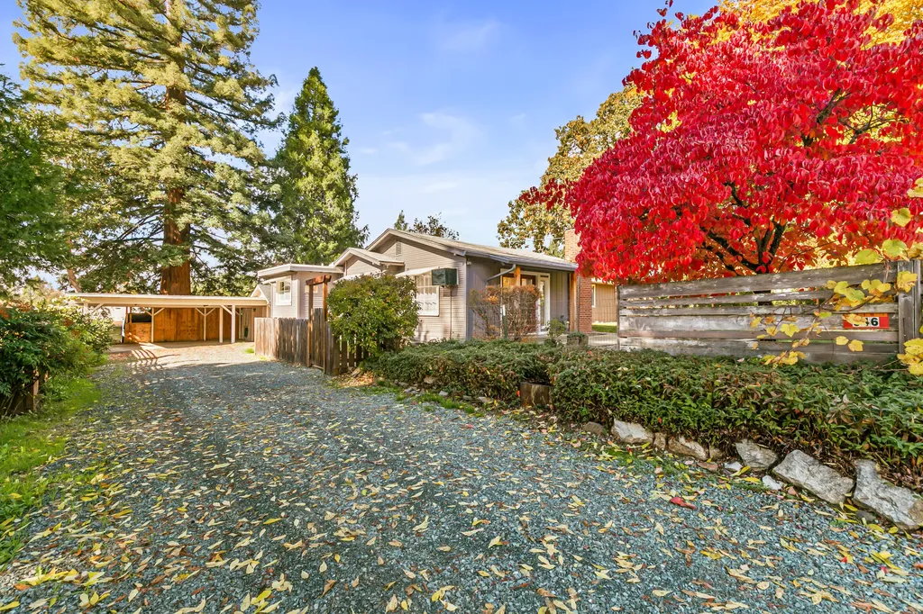 946 NE 12th Street Grants Pass OR 97526