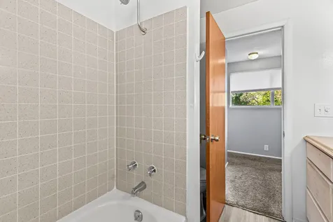 946 NE 12th Street Grants Pass OR 97526