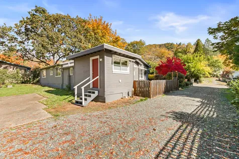 946 NE 12th Street Grants Pass OR 97526