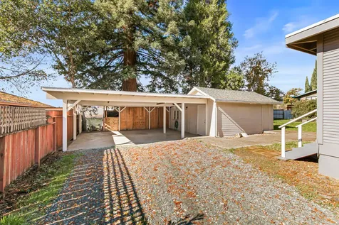 946 NE 12th Street Grants Pass OR 97526