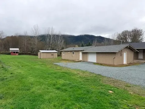 2571 E Evans Creek Road Rogue River OR 97537