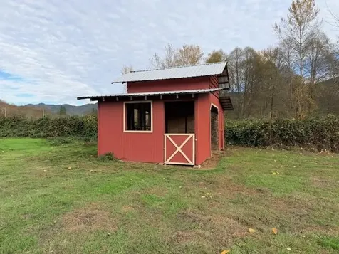 2571 E Evans Creek Road Rogue River OR 97537