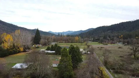 2571 E Evans Creek Road Rogue River OR 97537