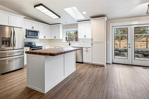 4710 NW 62nd Street Redmond OR 97756