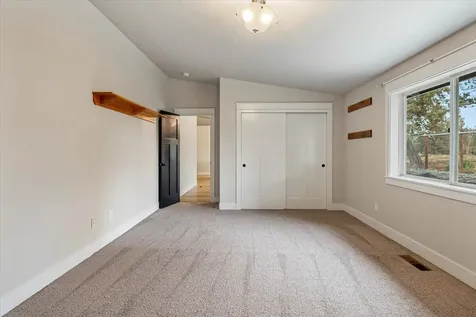 4710 NW 62nd Street Redmond OR 97756