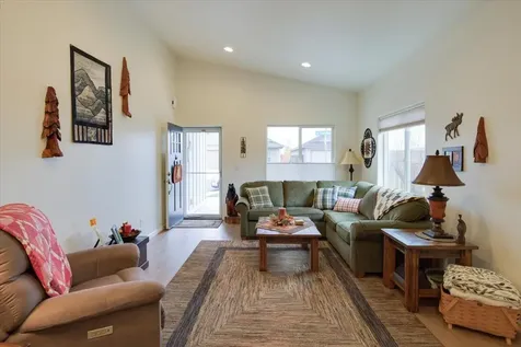 2920 NW Hemlock Lane Redmond OR 97756