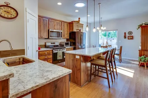 2920 NW Hemlock Lane Redmond OR 97756