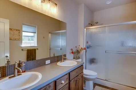 2920 NW Hemlock Lane Redmond OR 97756