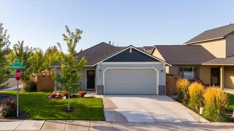 2920 NW Hemlock Lane Redmond OR 97756