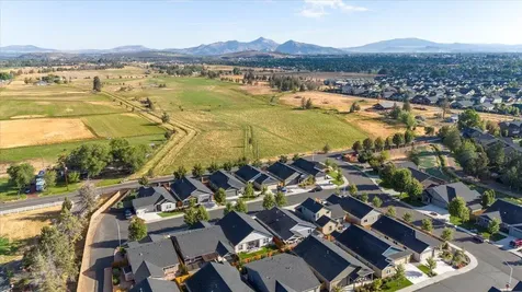 2920 NW Hemlock Lane Redmond OR 97756