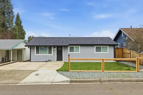 533 Pearl Street Medford OR 97504