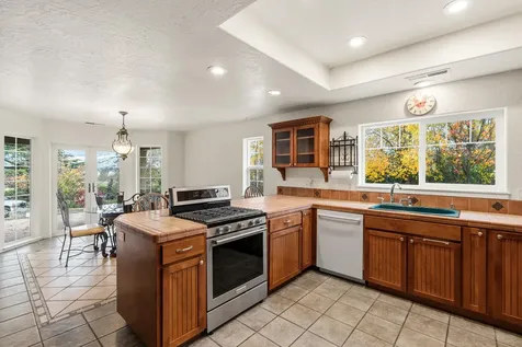 1924 Myers Lane Medford OR 97501