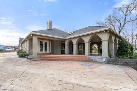 1924 Myers Lane Medford OR 97501