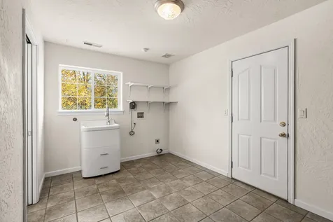 1924 Myers Lane Medford OR 97501