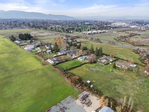 1924 Myers Lane Medford OR 97501