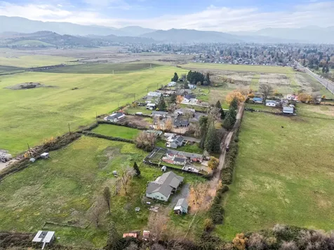 1924 Myers Lane Medford OR 97501