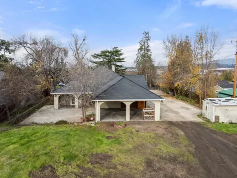 1924 Myers Lane Medford OR 97501