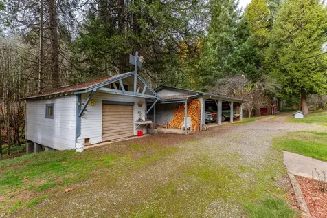 1871 Mccullough Creek Road Glendale OR 97442
