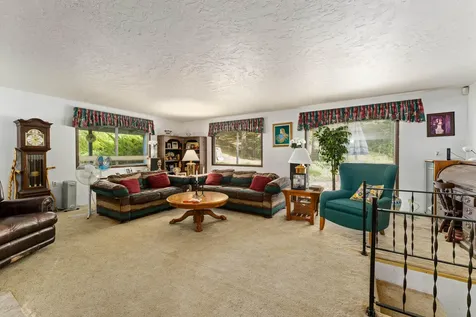 1871 Mccullough Creek Road Glendale OR 97442