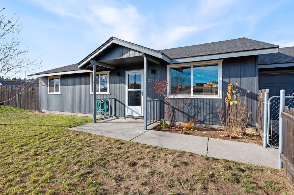 2123 SW 33rd Street Redmond OR 97756