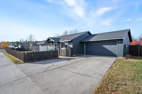 2123 SW 33rd Street Redmond OR 97756