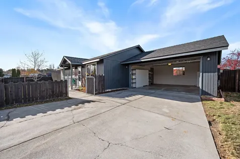 2123 SW 33rd Street Redmond OR 97756