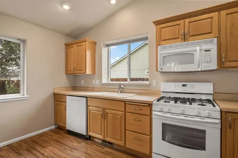 1707 NW 20th Street Redmond OR 97756