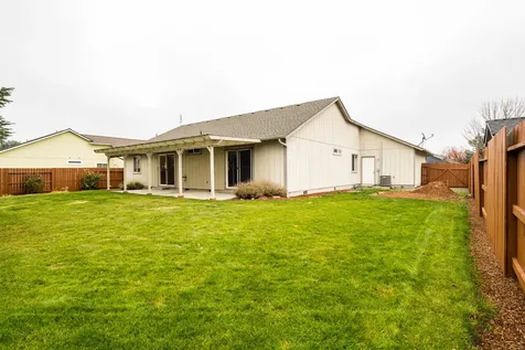1707 NW 20th Street Redmond OR 97756
