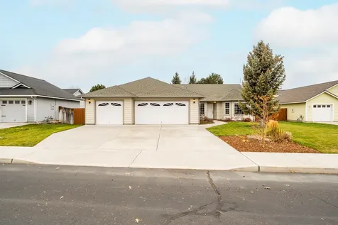 1707 NW 20th Street Redmond OR 97756