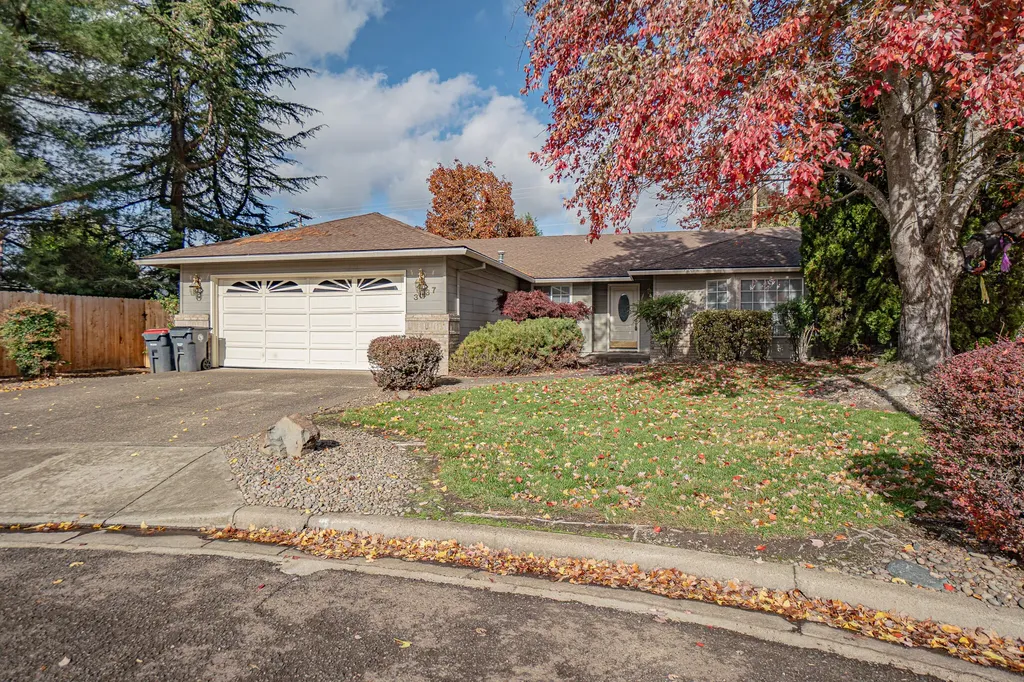 3037 Jenero Court Medford OR 97504